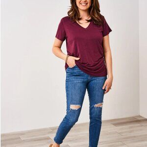 Latched Mama V-Neck Nursing Tee - Color: Wine - Size: XL - EUC
